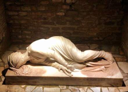 Existe-t-il des visites en français aux catacombes de Saint Callixte à Rome ?